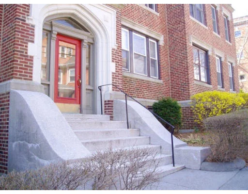 Photo of Unit 3 at 36 Summit Av