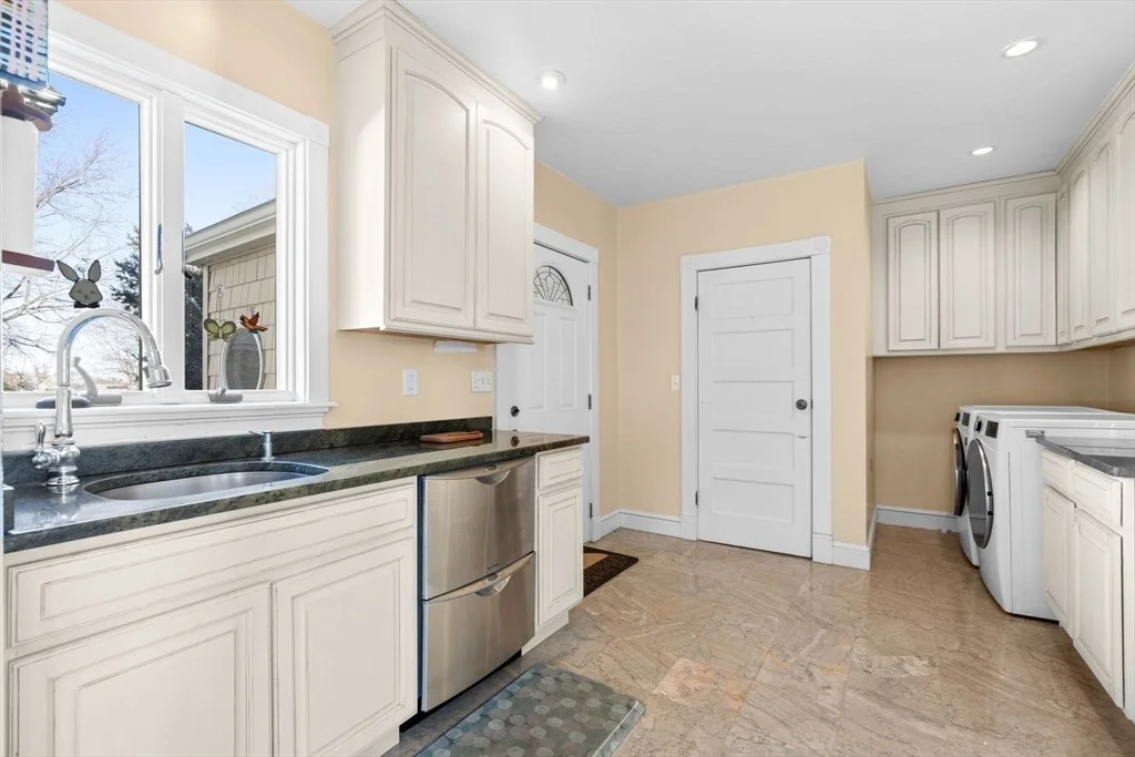 Photo of 68 Hampton Cir