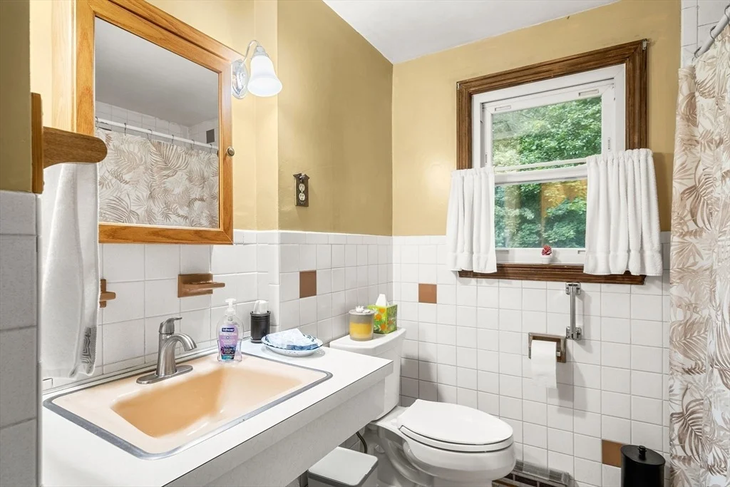 Photo of 16 Crown Rd