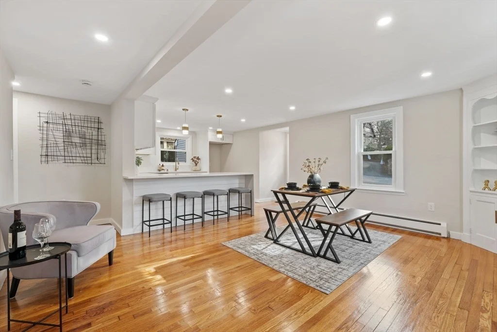 Photo of 6 Puritan Ln