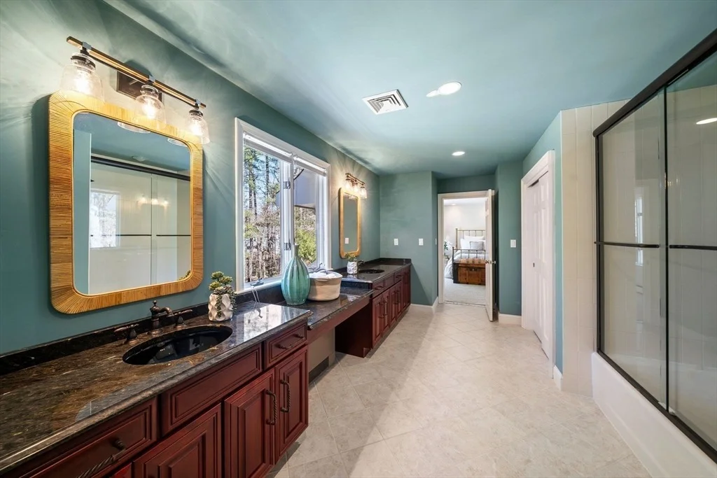 Photo of 286 Mayflower Cir