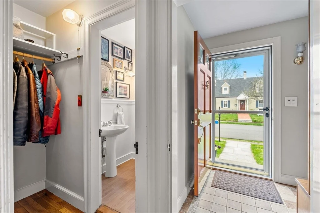Photo of 23 Sevinor Rd