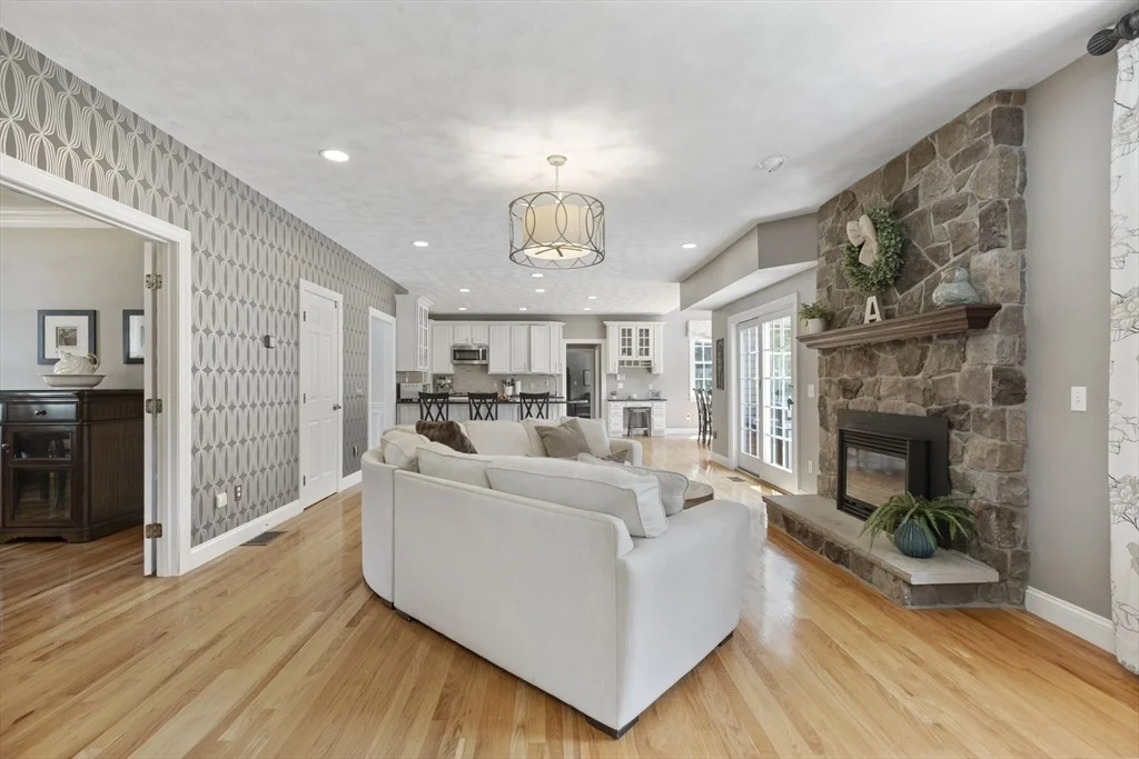 Photo of 11 Bridle Dr