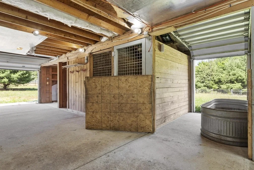 Photo of 467 Loring Road