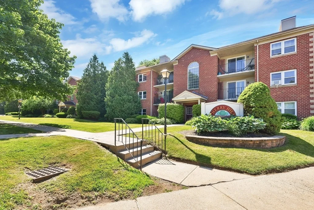 Photo of Unit J at 22 Maple Crest Cir