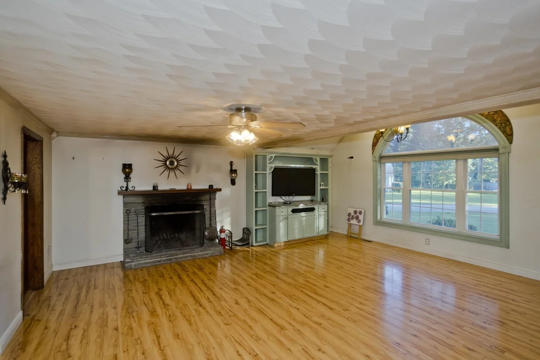 Photo of 42 Glenn Dr