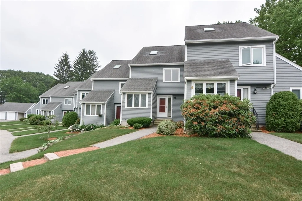 Photo of Unit 106 at 31 Blithewood Avenue