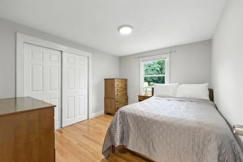 Photo of 6 Oakridge Cir