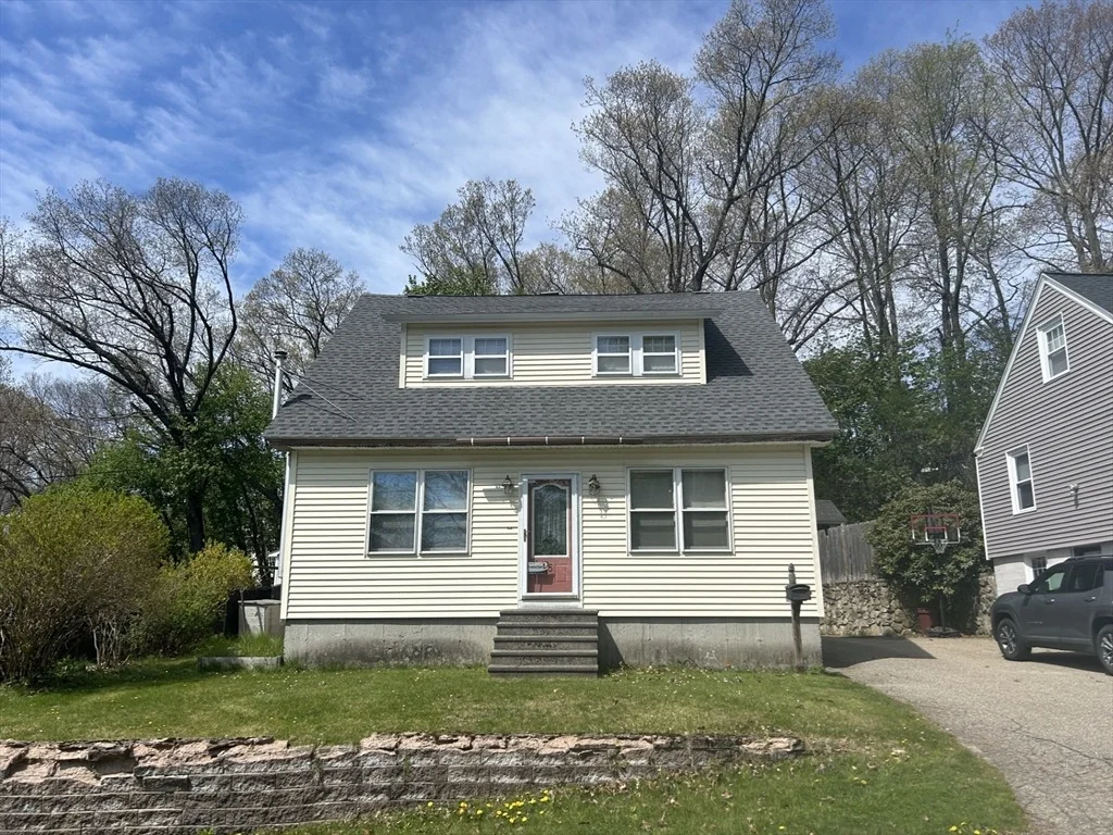 Photo of 5 Utica Dr