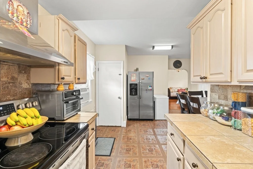 Photo of 48R Tappan Pl