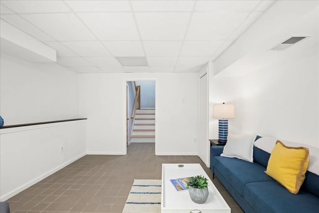 Photo of Unit 38C at 343 Captain Eames Cir