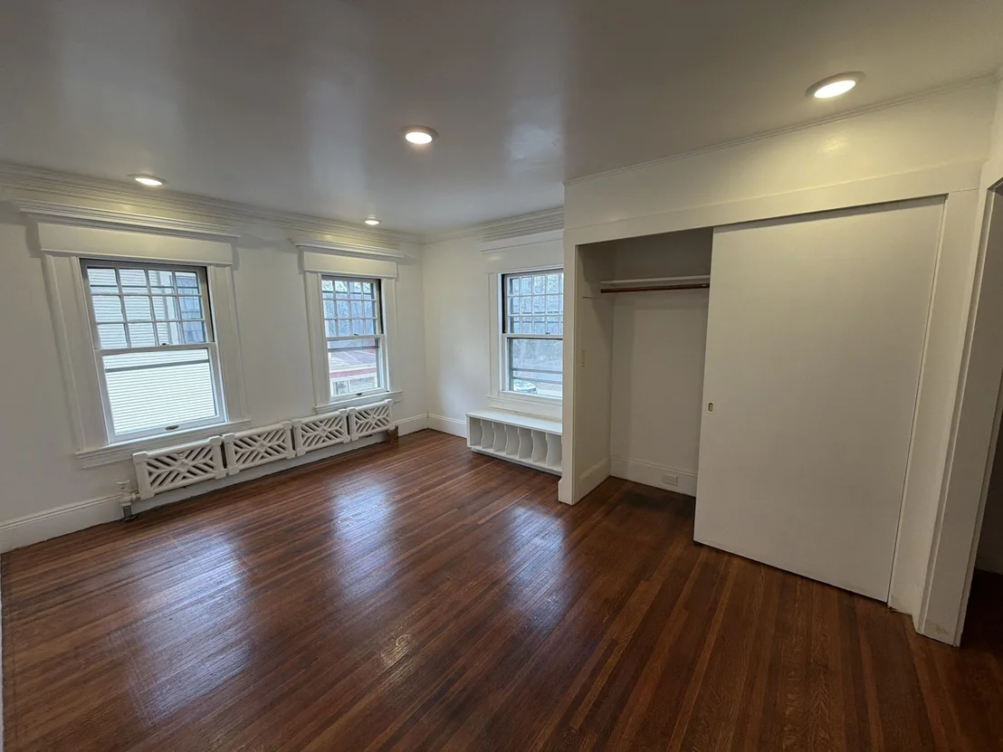 Photo of 194 Sumner Ave