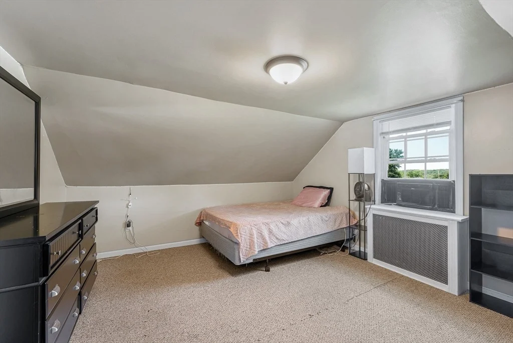 Photo of 231 Bouchard Ave