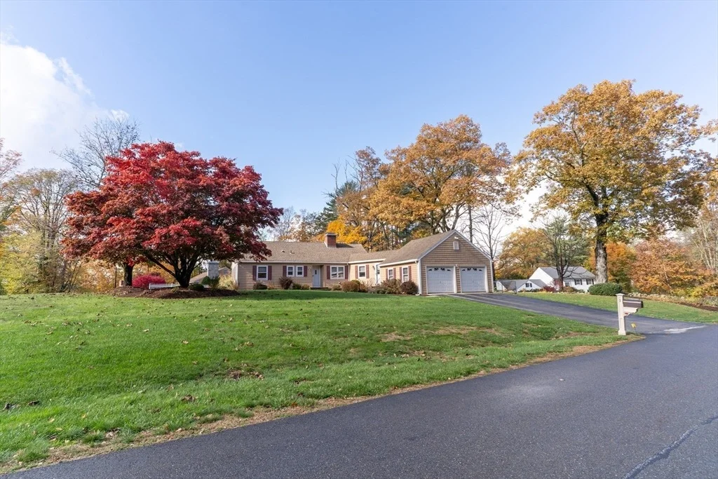 Photo of 1 Leslie Ln