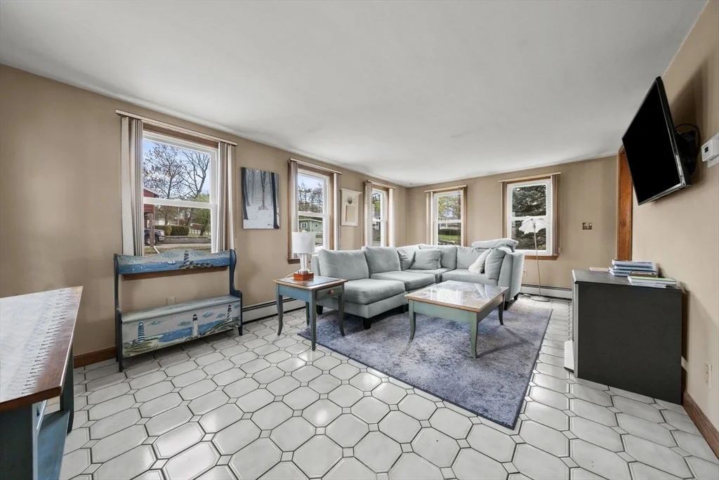 Photo of 339 Passaconaway Dr