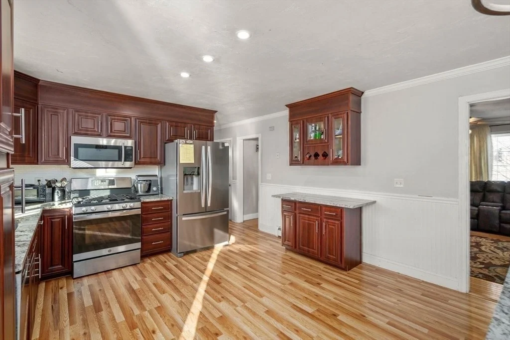 Photo of 231 Lapham St.