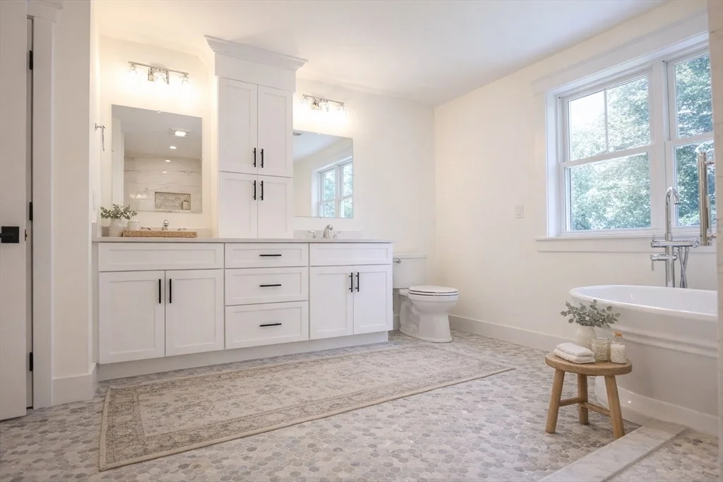 Photo of 15A Bellmore Road