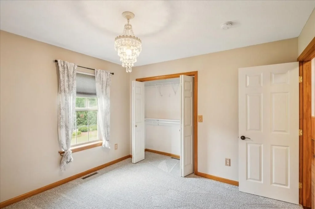 Photo of 77 Cheryl Cir