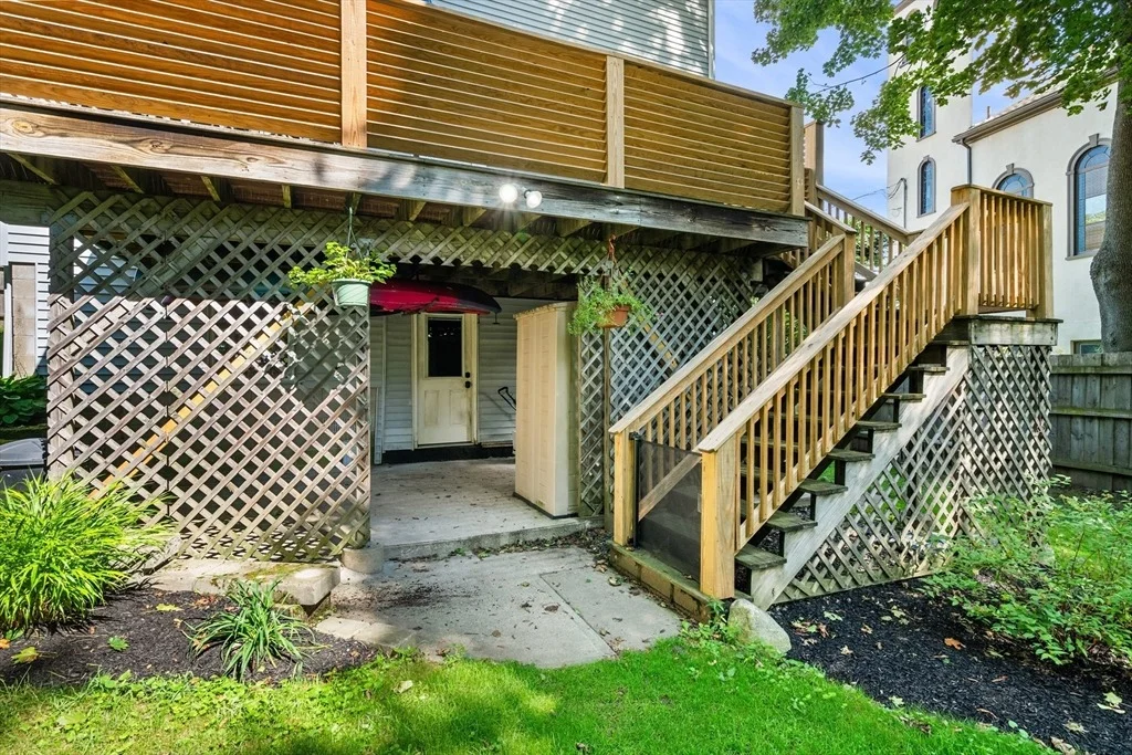 Photo of 10 Lafayette Rd