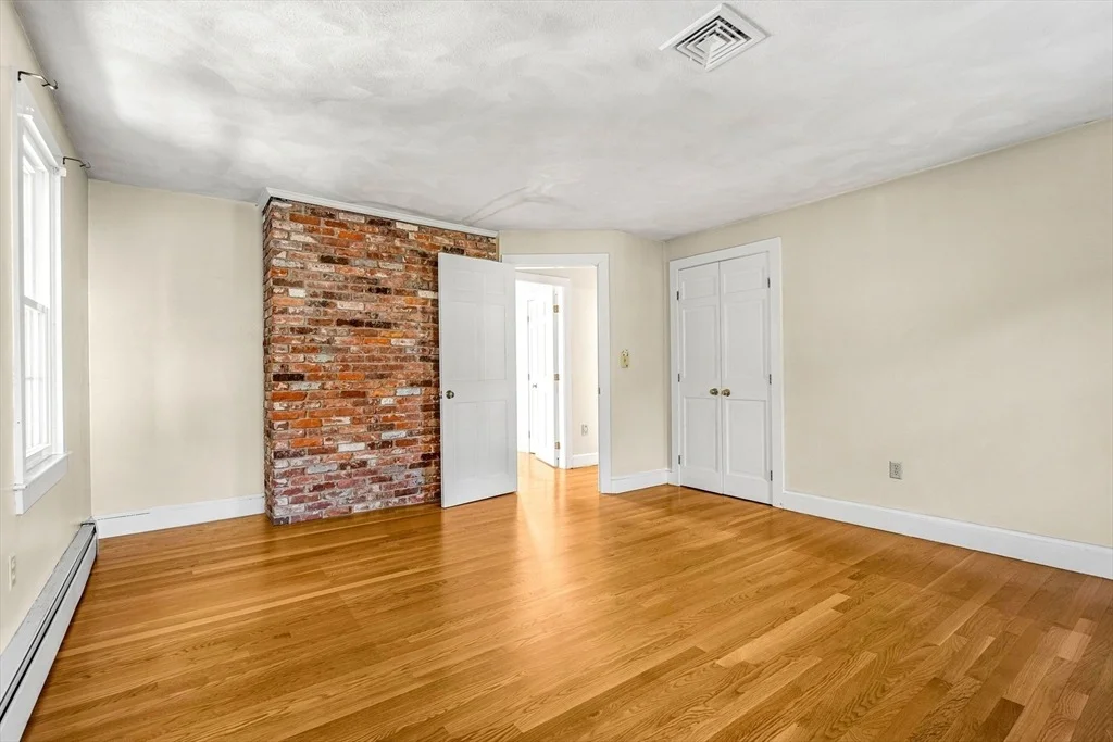 Photo of 55 Roosevelt Ave