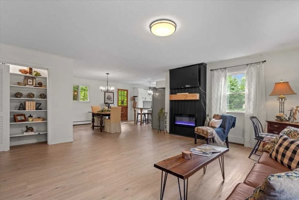 Photo of 822 Hardwick Rd
