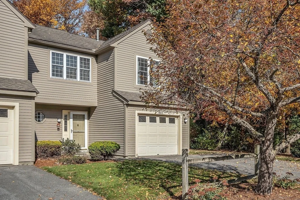 Photo of Unit D at 706 Ridgefield Cir