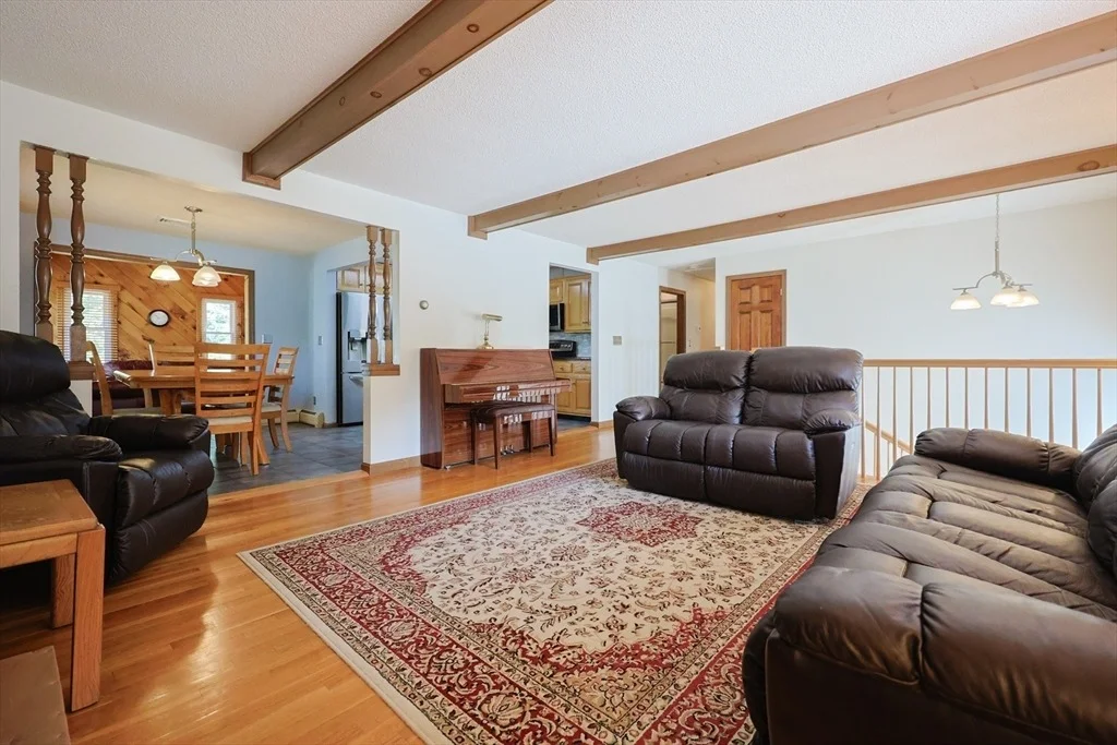 Photo of 6 Weetamoe Dr