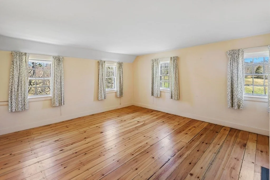 Photo of 9 Maple Street