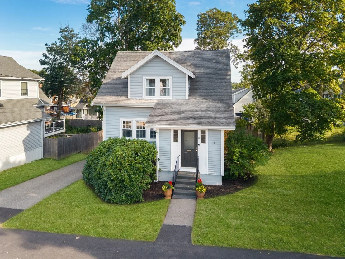 Photo of 37 Arborway Dr