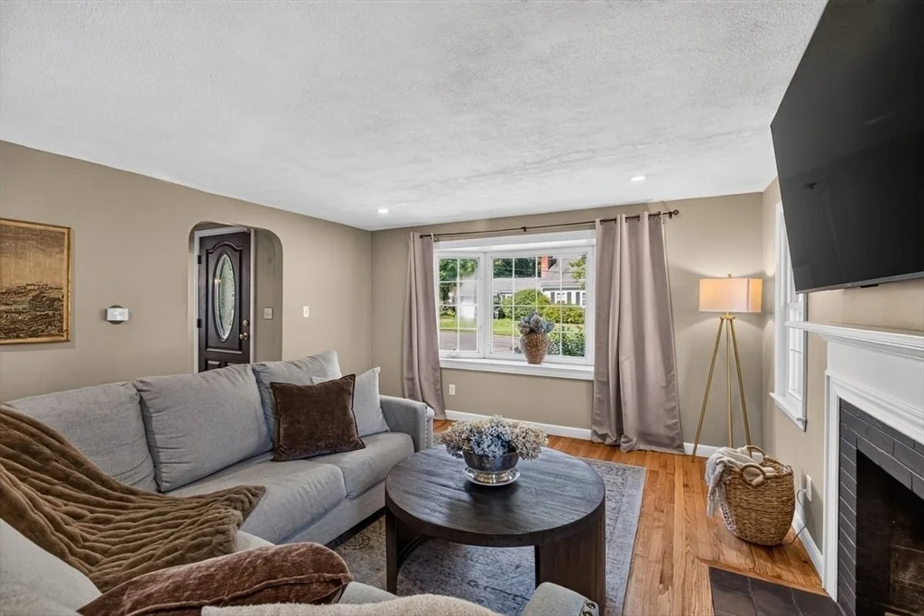 Photo of 20 Westernview Cir