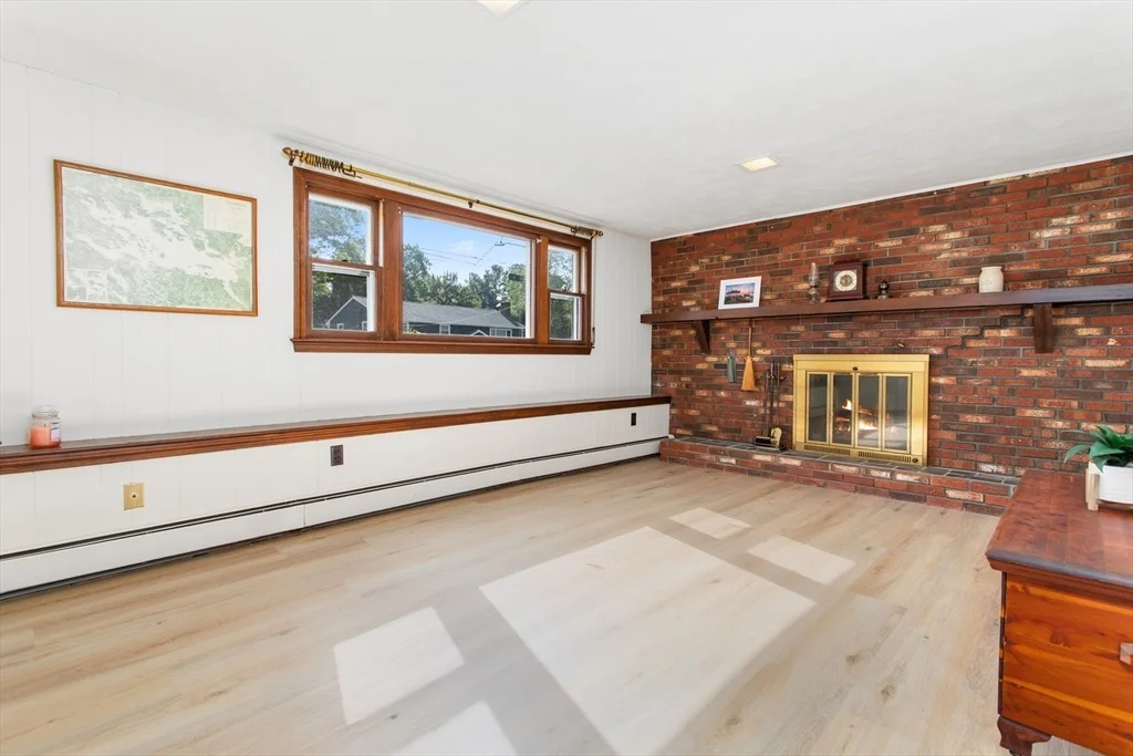 Photo of 9 Hemlock Rd
