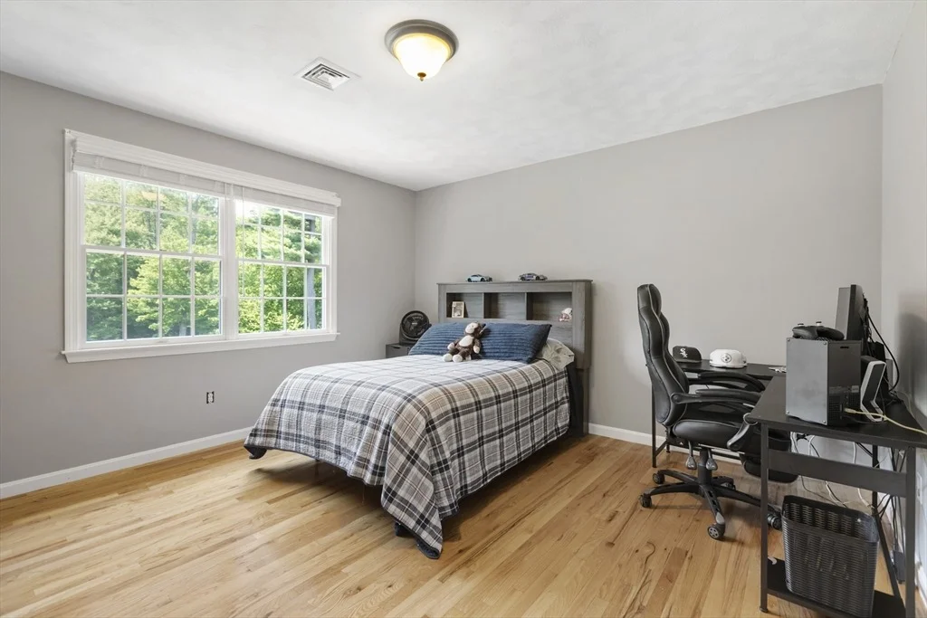 Photo of 11 Bridle Dr