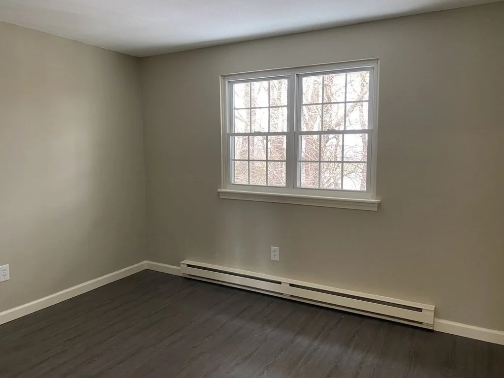 Photo of Unit E at 10 Maple Crest Cir