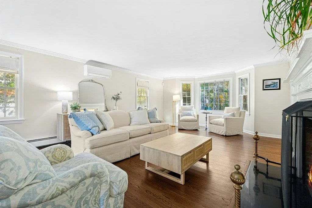 Photo of 266 Willowgate Rise