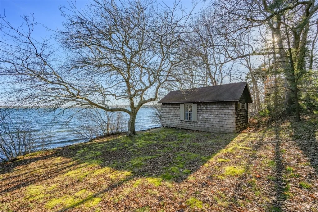 Photo of 74 Lakeview Dr