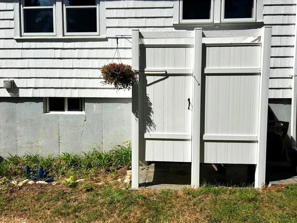 Photo of 18 Hunt Way