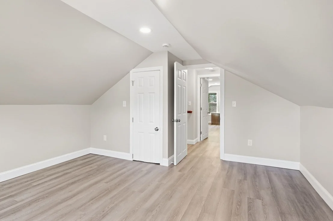 Photo of 1078 Granby Rd