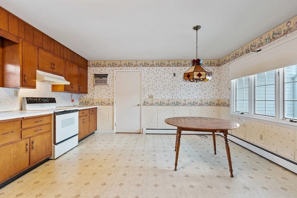 Photo of 31 Locke Ave