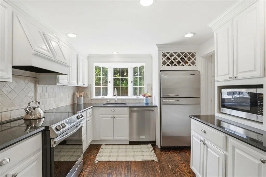 Photo of 2 Queen Anne Ln