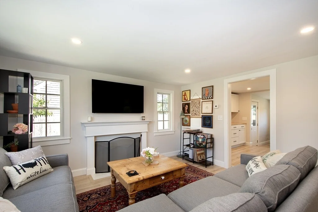 Photo of 90 Colonial Rd