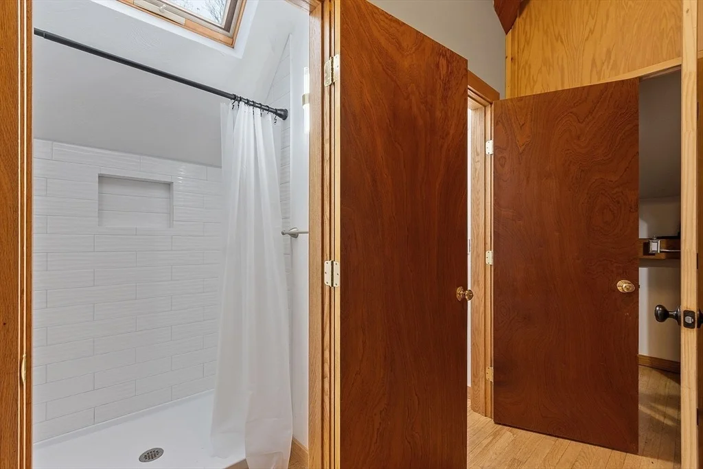 Photo of 102 Lyons Hill Rd