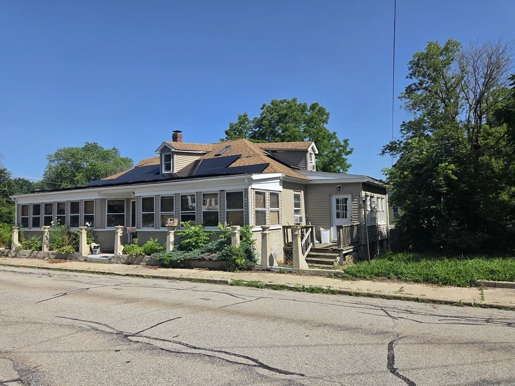 Photo of 411 High St