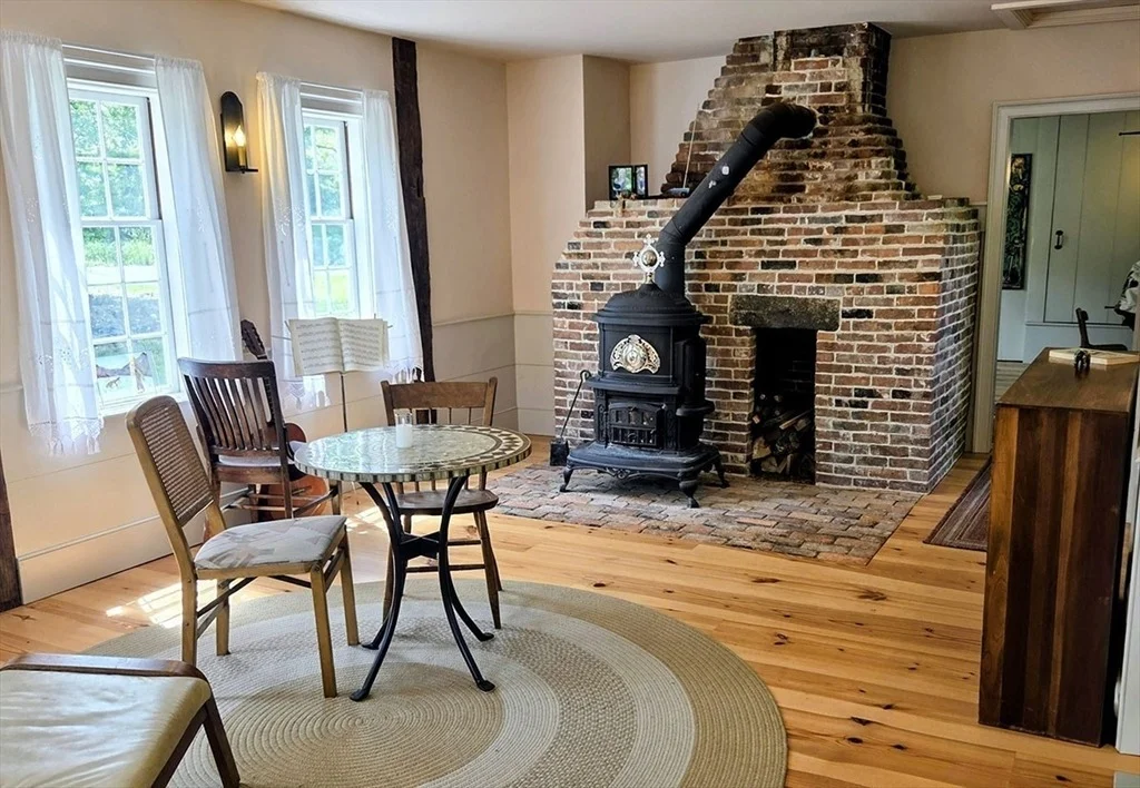 Photo of 130 West Rd