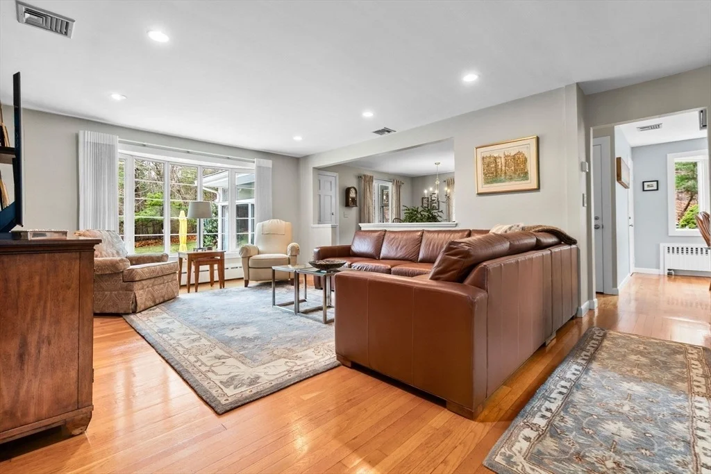 Photo of 79 Topsfield Rd
