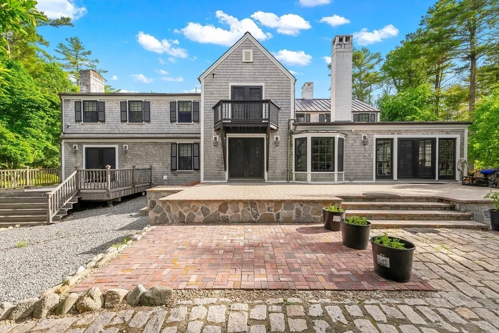 Photo of 659 Front Street