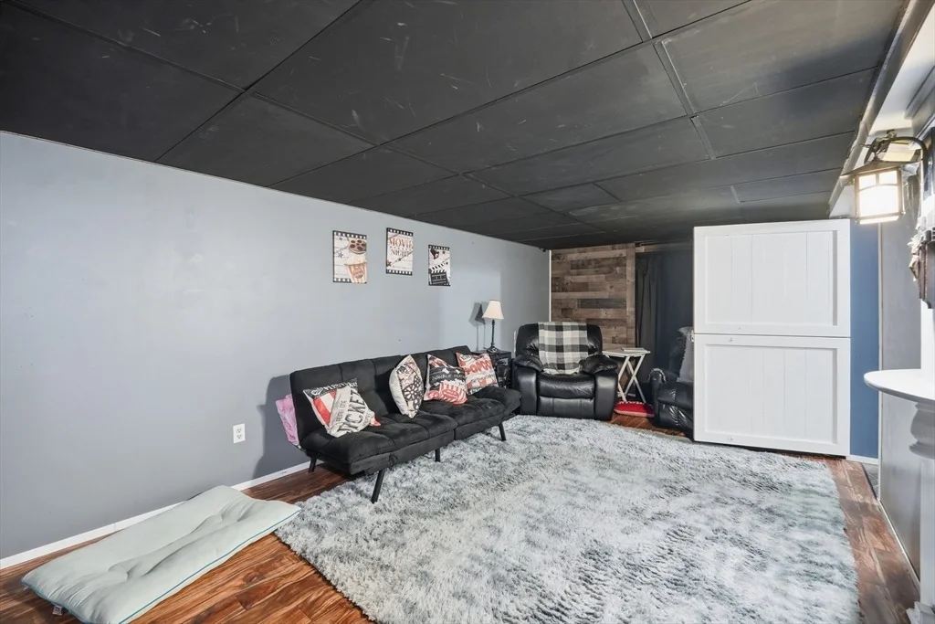 Photo of 11 Laurel Ter