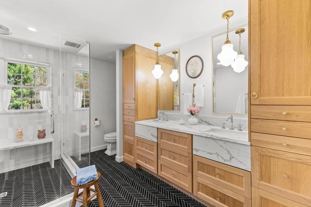 Photo of 353 Finch Rd