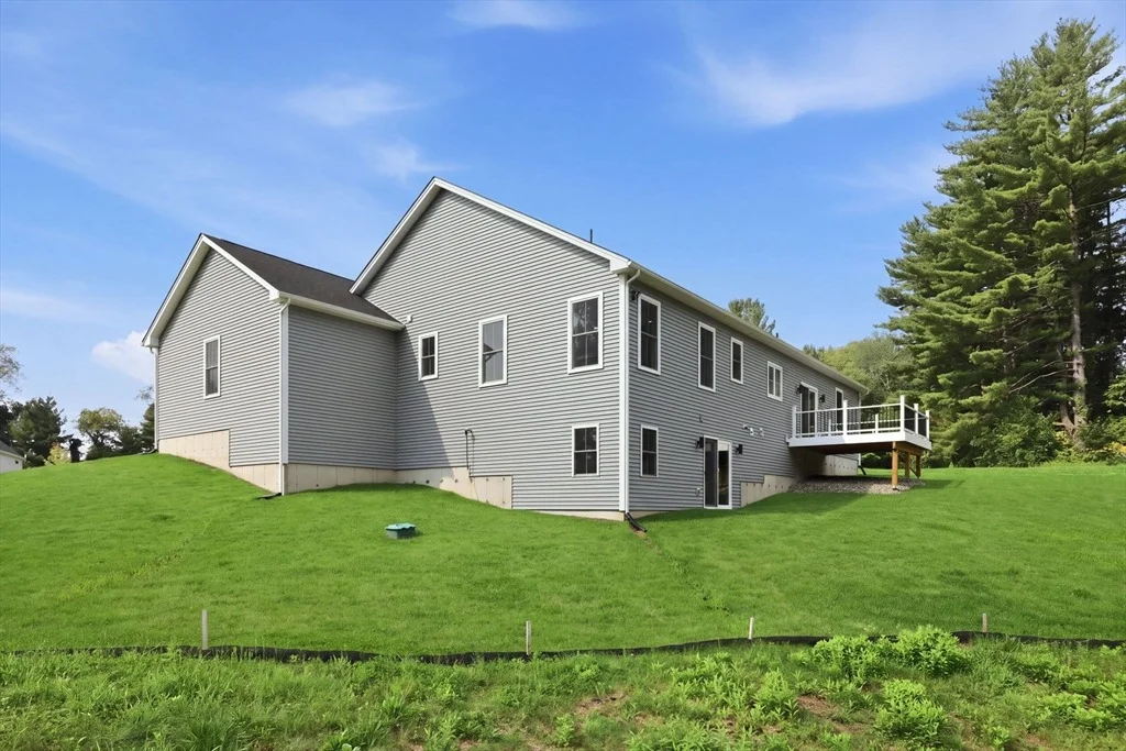 Photo of 17 Silvergrass Ln