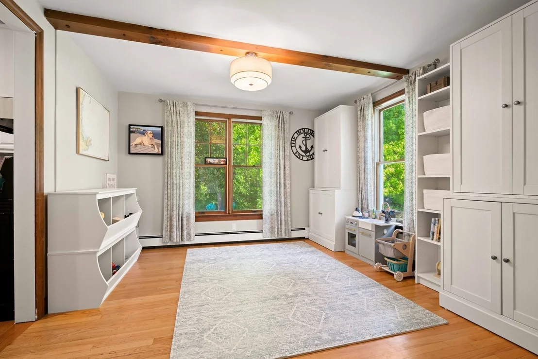 Photo of 102 Elm St