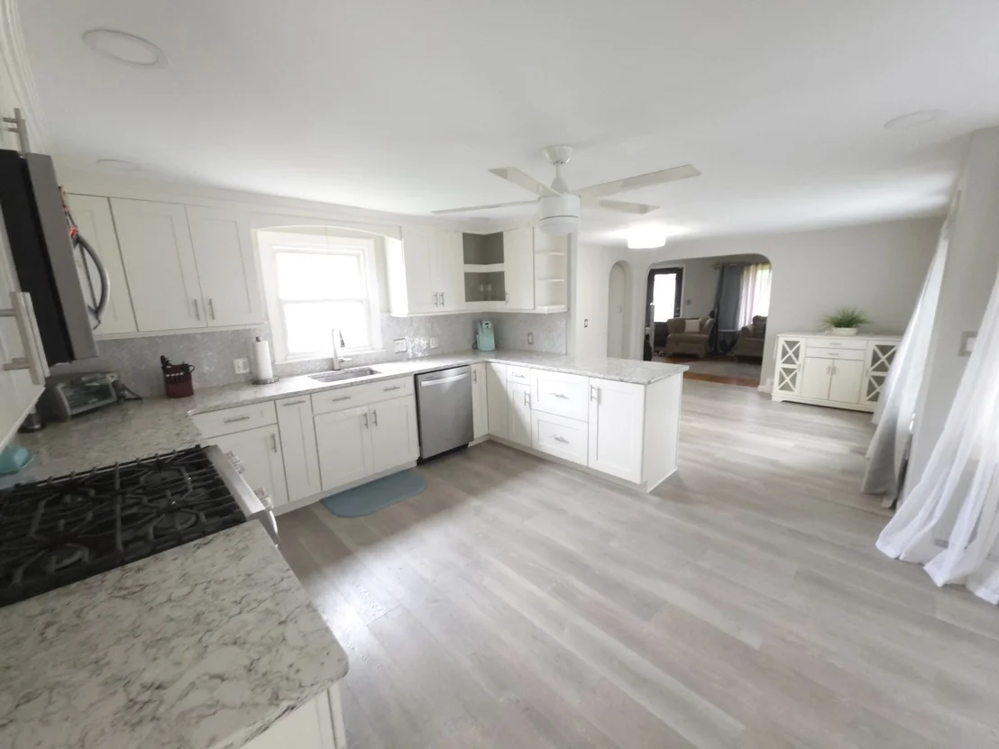 Photo of 417 River Rd